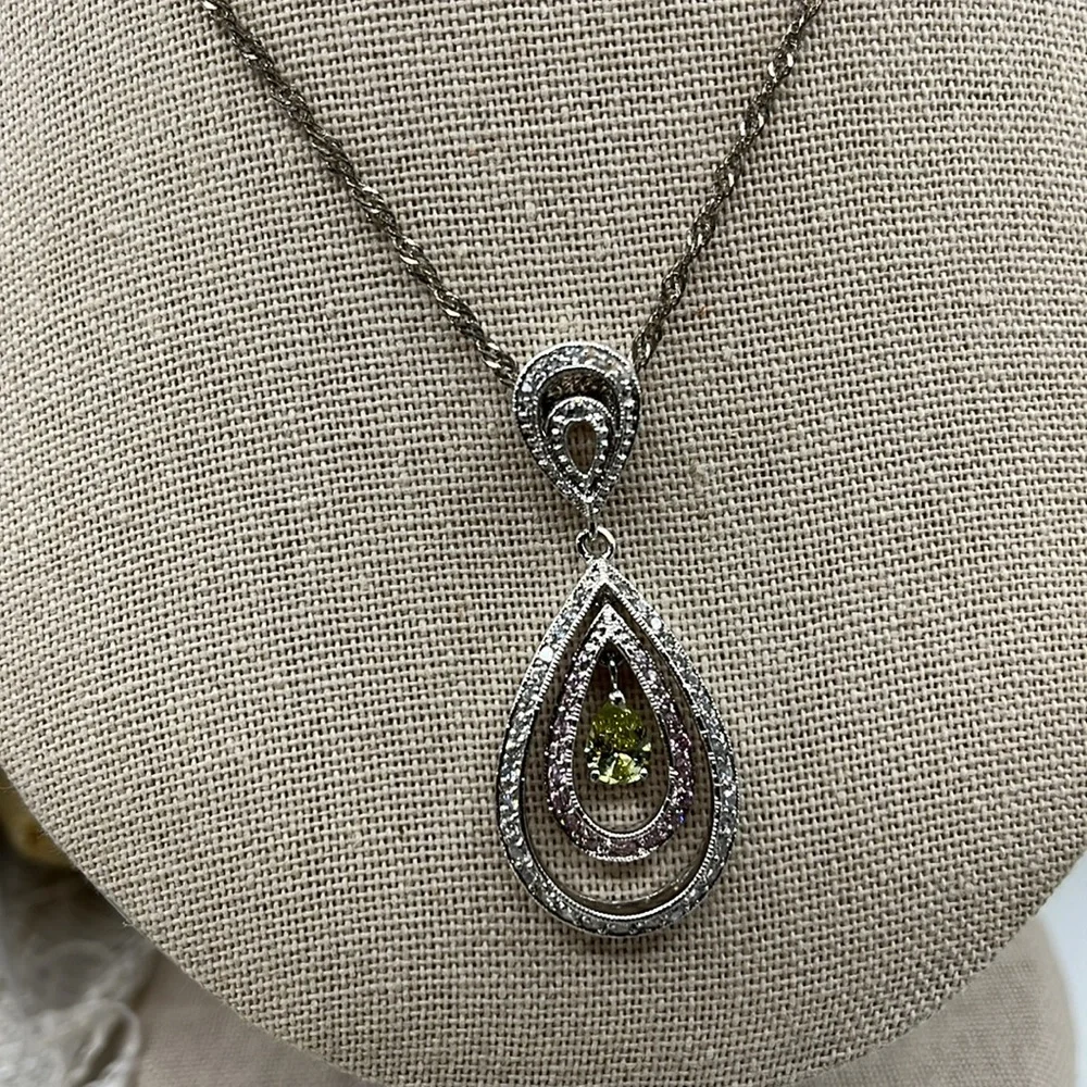 Vintage 925 Sterling Silver Teardrop Pendant Necklace With Peridot & Sapphire